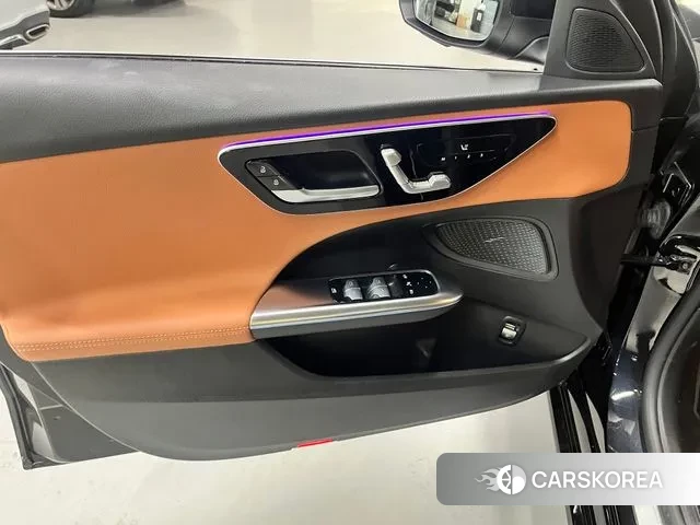 Mercedes-Benz C-Class W206 2023 Черный из Кореи, фото 5