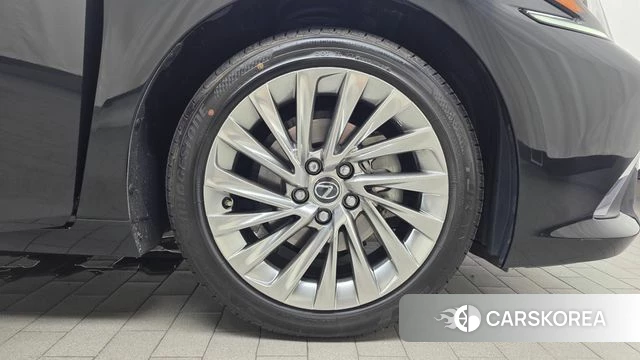 Lexus ES300h 7th generation id 4501367 из Кореи 15