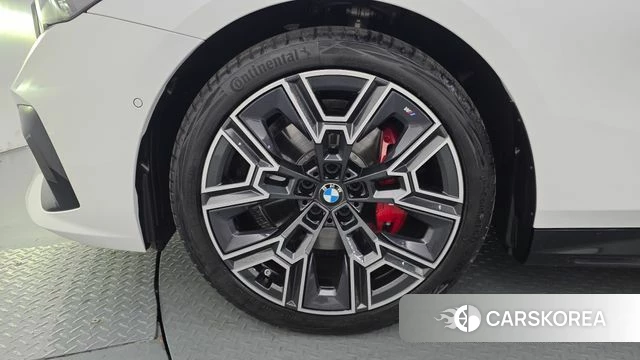 BMW 5 Series (G60) id 4499267 из Кореи 15