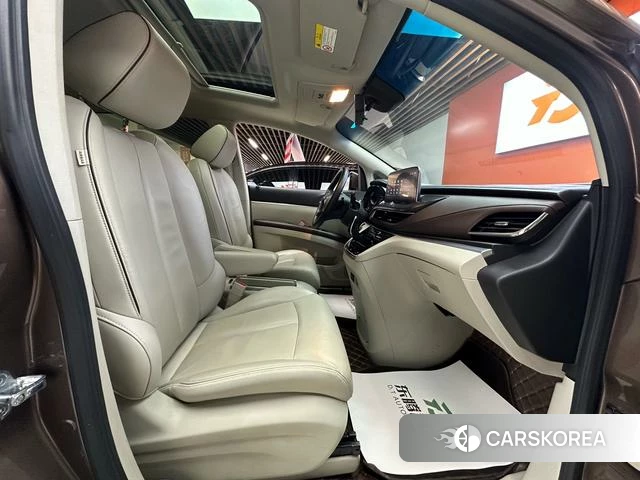 Buick GL8 id 3863654 из Китая 23