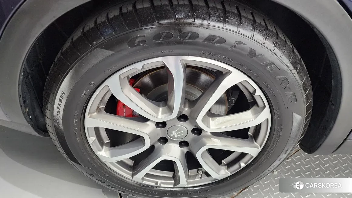 Maserati Levante id 1943678 из Кореи 15