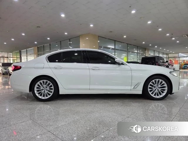 BMW 5 Series (G30) id 3539461 из Кореи 15