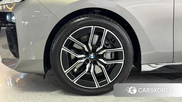 BMW 7 Series (G70) id 3791853 из Кореи 15