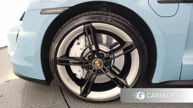 Porsche Taycan id 4317150 из Кореи 15