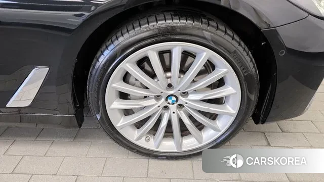 BMW 5 Series (G30) id 3354473 из Кореи 15