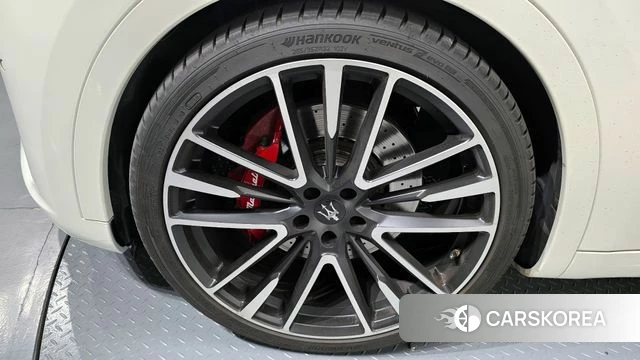 Maserati Levante id 3844956 из Кореи 15