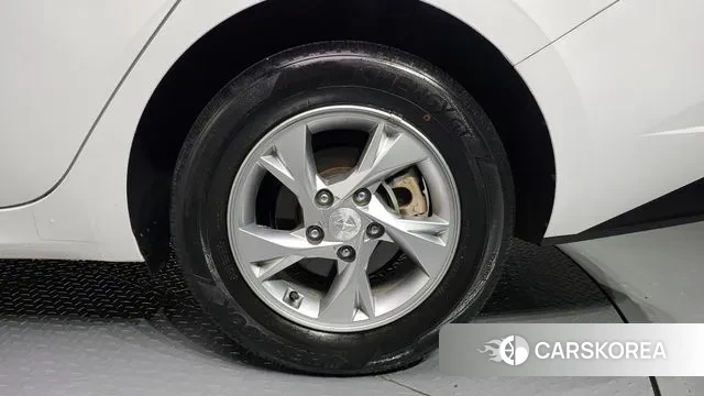 Hyundai Avante (CN7) id 3312575 из Кореи 15