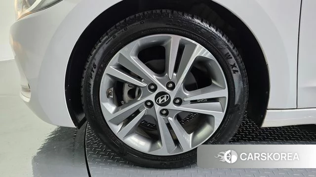 Hyundai Avante AD id 4502852 из Кореи 26