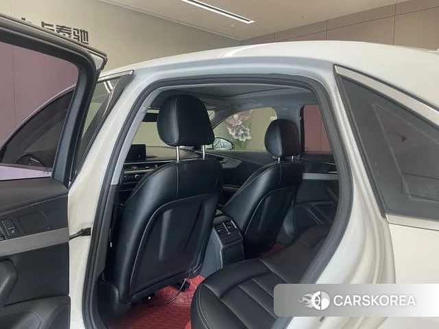 Audi A4L id 4212472 из Китая 21