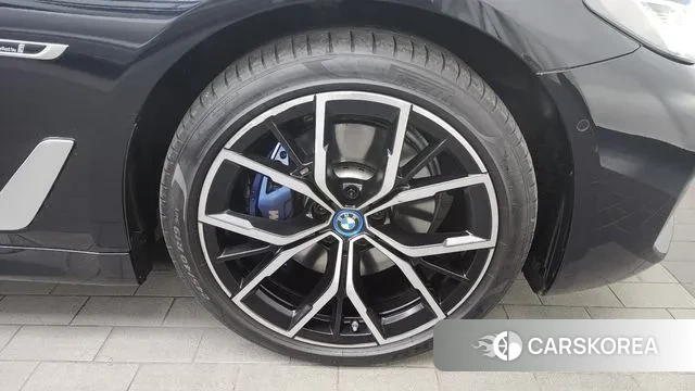 BMW 5 Series (G30) id 3467949 из Кореи 15