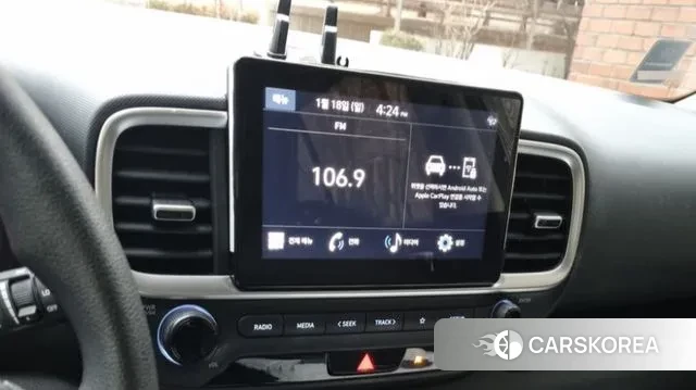 Hyundai Venue 2021 Серебристо-серый из Кореи, фото 5