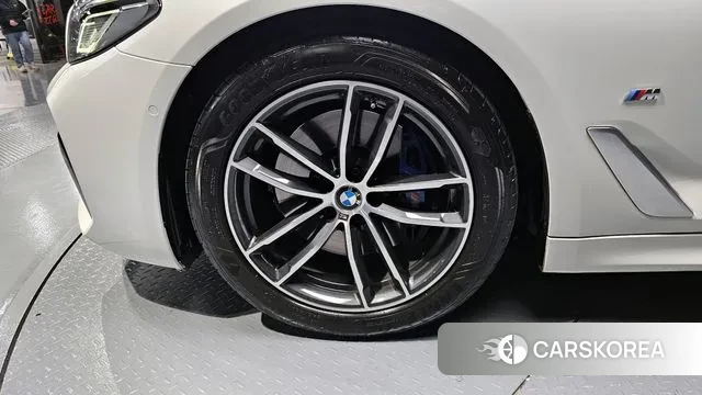 BMW 5 Series (G30) id 3498023 из Кореи 15