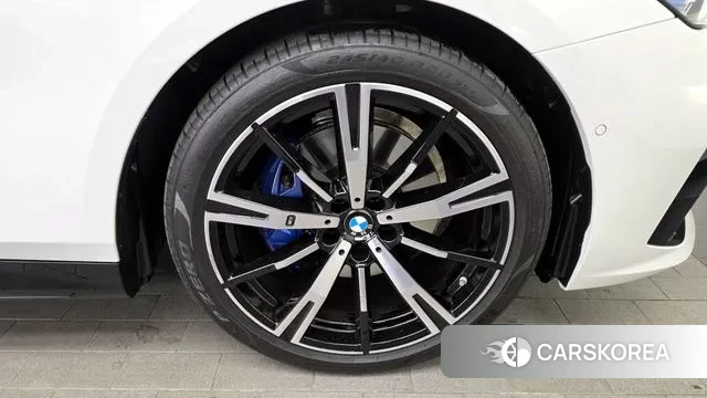 BMW 5 Series (G60) id 3711289 из Кореи 15