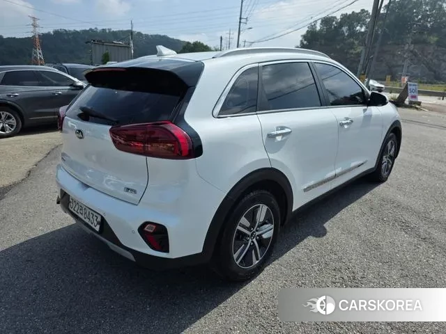 Kia Niro id 3198114 из Кореи 12