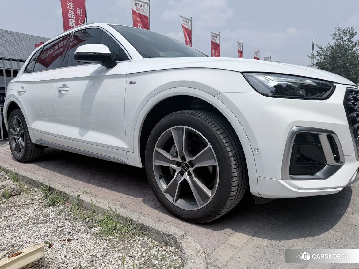 Audi Q5L id 4405842 из Китая 8