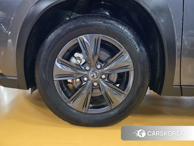 Lexus UX300h id 3168380 из Кореи 13