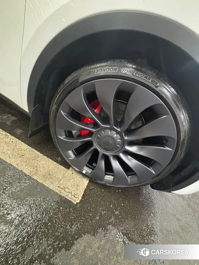 Tesla Model Y 2024 Белый из Кореи, фото 5