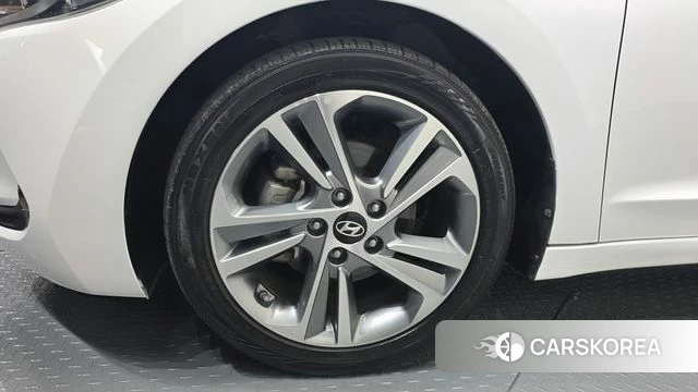 Hyundai Avante AD id 3886500 из Кореи 16