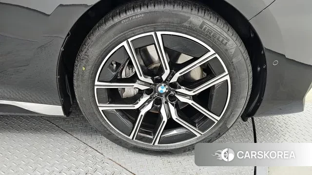 BMW 7 Series (G70) id 3653905 из Кореи 15