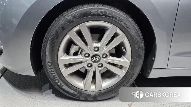 Hyundai Avante AD id 3494703 из Кореи 15