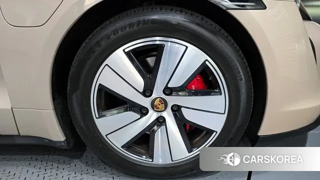 Porsche Taycan id 3312121 из Кореи 15