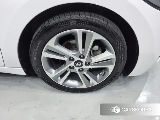 Hyundai Avante AD id 3593511 из Кореи 15