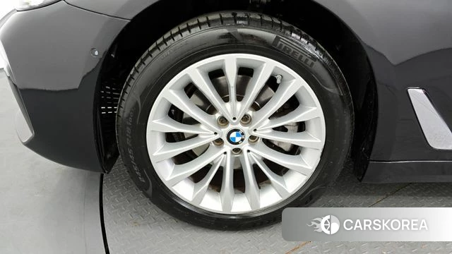 BMW 5 Series (G30) id 3966486 из Кореи 15