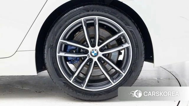 BMW 5 Series (G30) id 4423387 из Кореи 15