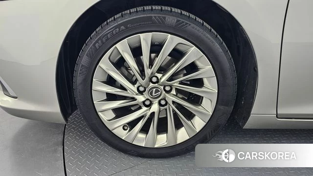 Lexus ES300h 7th generation id 4180496 из Кореи 15