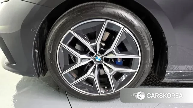 BMW 5 Series (G60) id 3689727 из Кореи 15