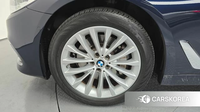 BMW 5 Series (G30) id 3853201 из Кореи 15