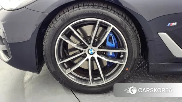 BMW 5 Series (G30) id 3452561 из Кореи 15