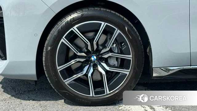 BMW 7 Series (G70) id 3877174 из Кореи 15