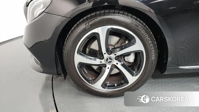 Mercedes-Benz E-Class W213 id 4304529 из Кореи 32