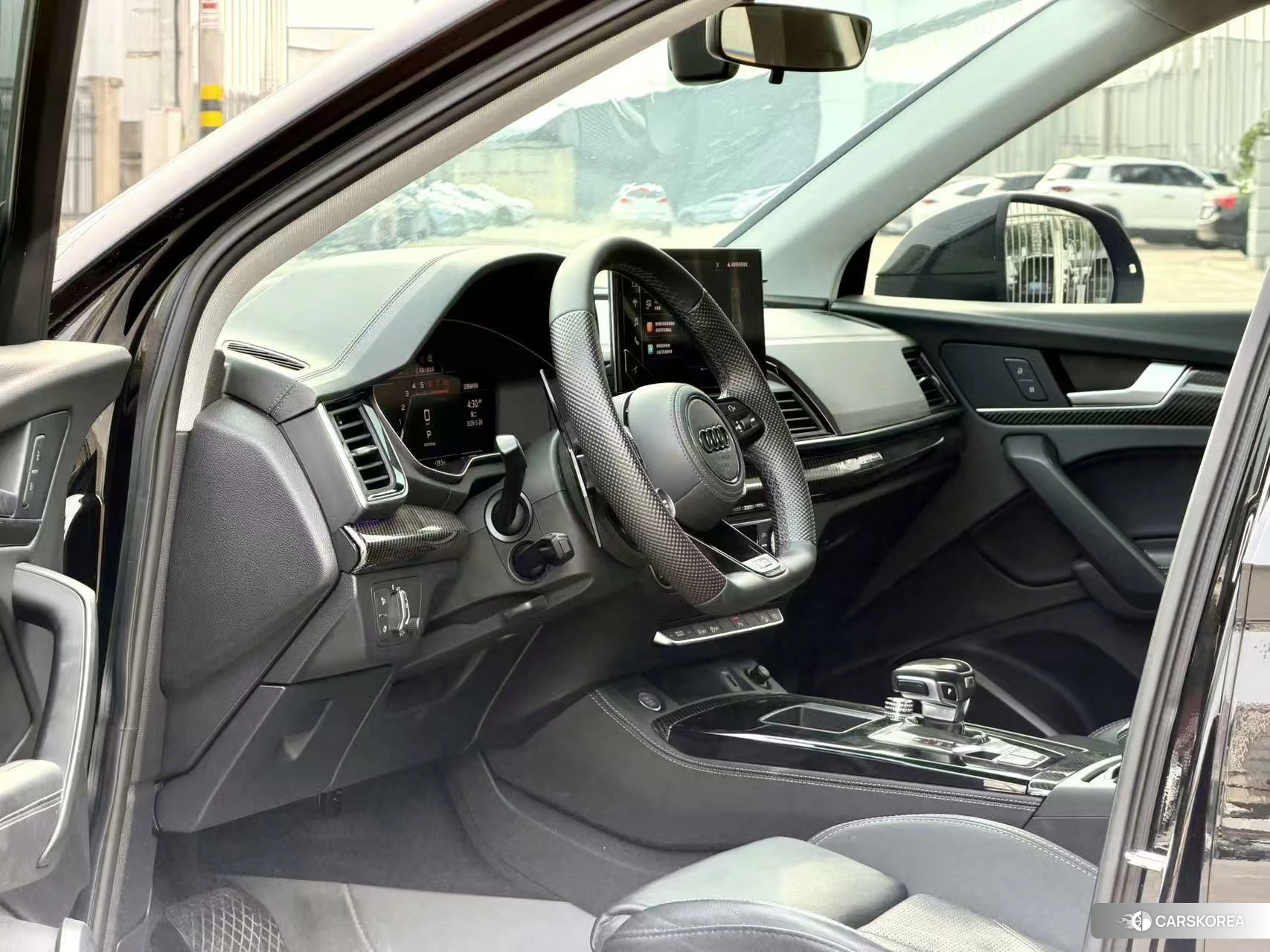 Audi Q5L 2021 Черный из Китая, фото 5