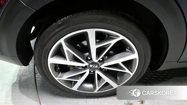 Kia The New Niro id 3636419 из Кореи 15