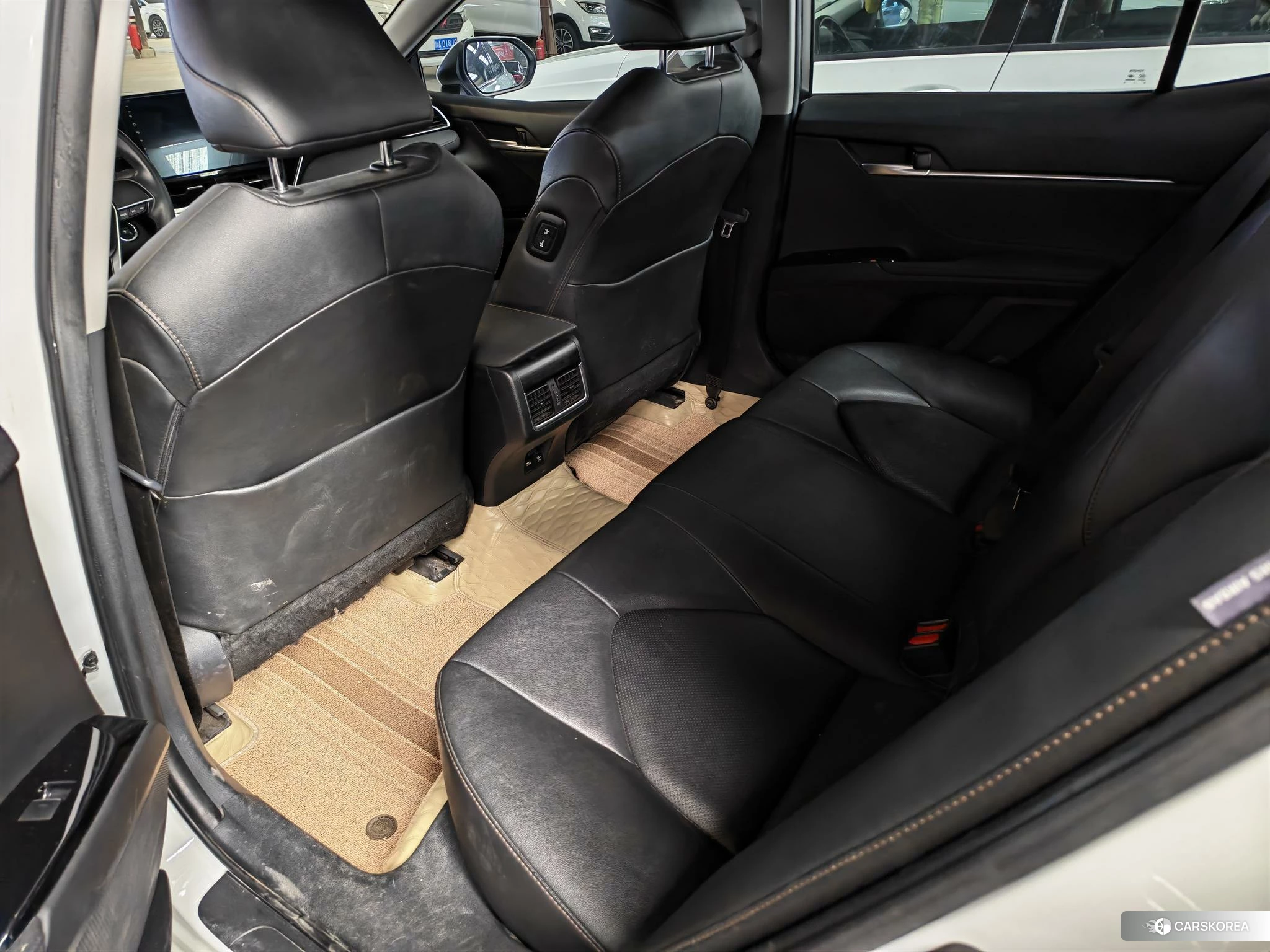 Toyota Camry 2022 Белый из Китая, фото 5