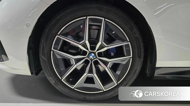 BMW 5 Series (G60) 2026 Белый из Кореи, фото 6