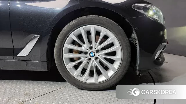 BMW 5 Series (G30) id 3728286 из Кореи 15