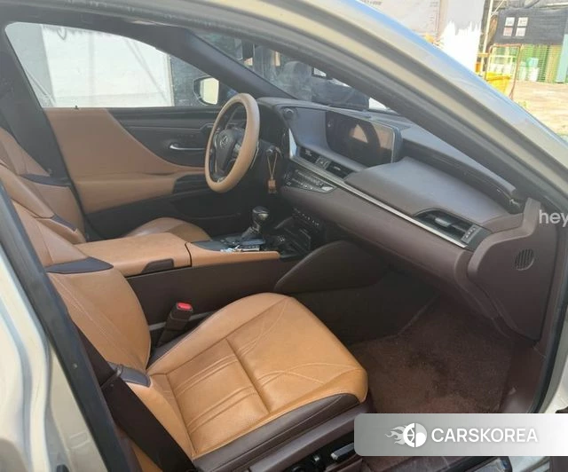 Lexus ES300h 7th generation 2019 Серебристо-серый из Кореи, фото 5