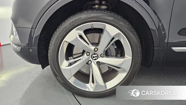 Bentley Bentayga id 3095940 из Кореи 15