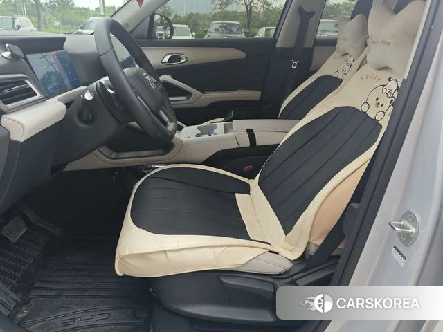 BYD Yuan UP 2026 Белый из Китая, фото 5