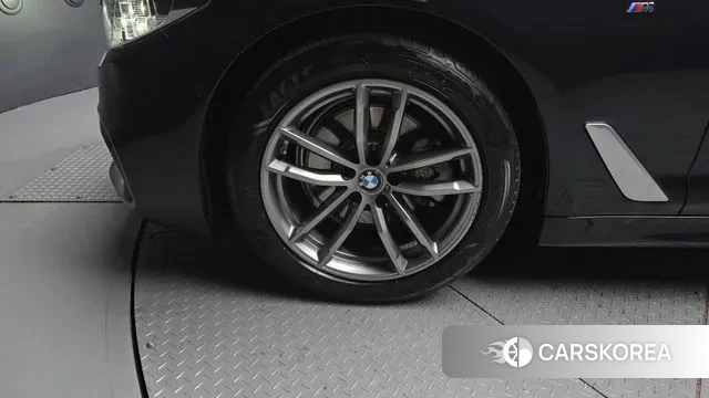 BMW 5 Series (G30) id 3728612 из Кореи 15