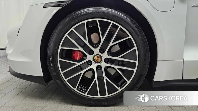 Porsche Taycan id 4458391 из Кореи 29