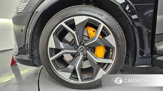 Audi e-Tron id 4566354 из Кореи 35