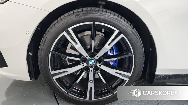 BMW 5 Series (G60) id 3393887 из Кореи 15