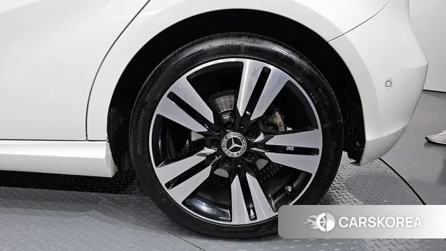 Mercedes-Benz A-Class W176 id 3541667 из Кореи 14