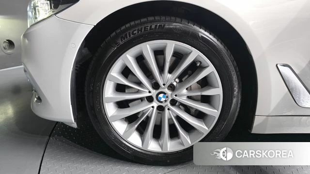 BMW 5 Series (G30) id 3885963 из Кореи 15