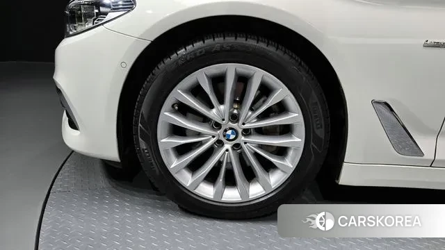 BMW 5 Series (G30) id 3045562 из Кореи 15