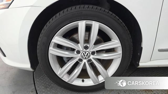 Volkswagen The New Passat id 4536498 из Кореи 27